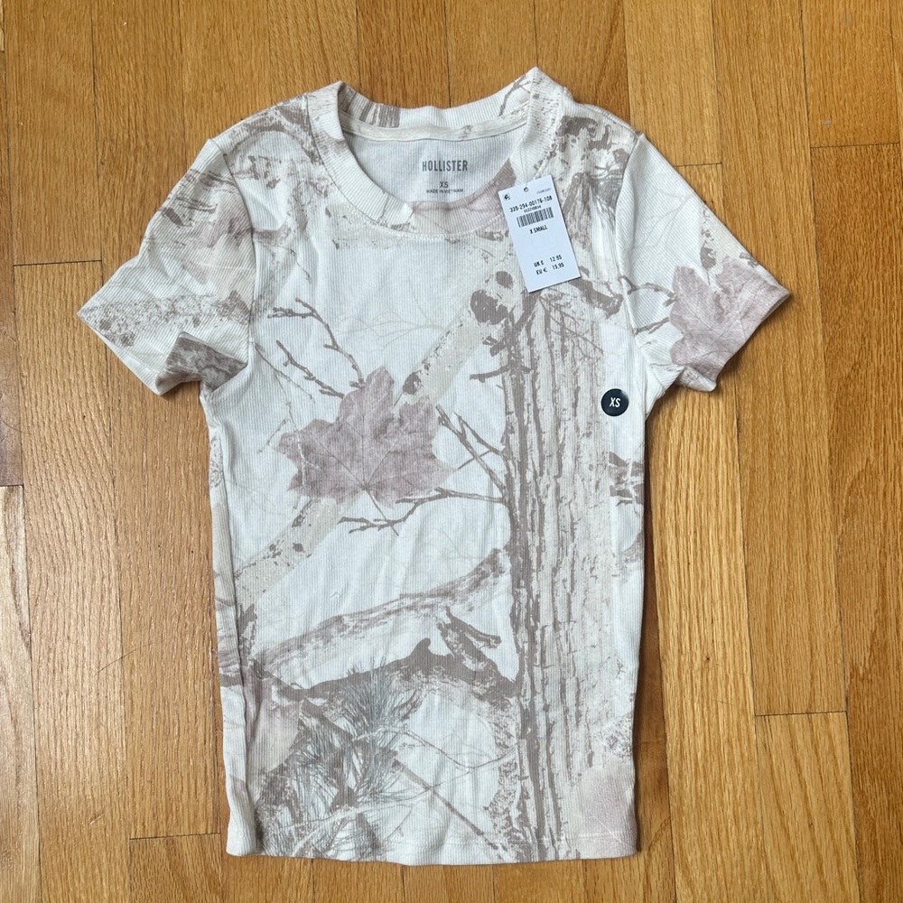 Hollister Camo Crew Baby Tee Graphic T-Shirt